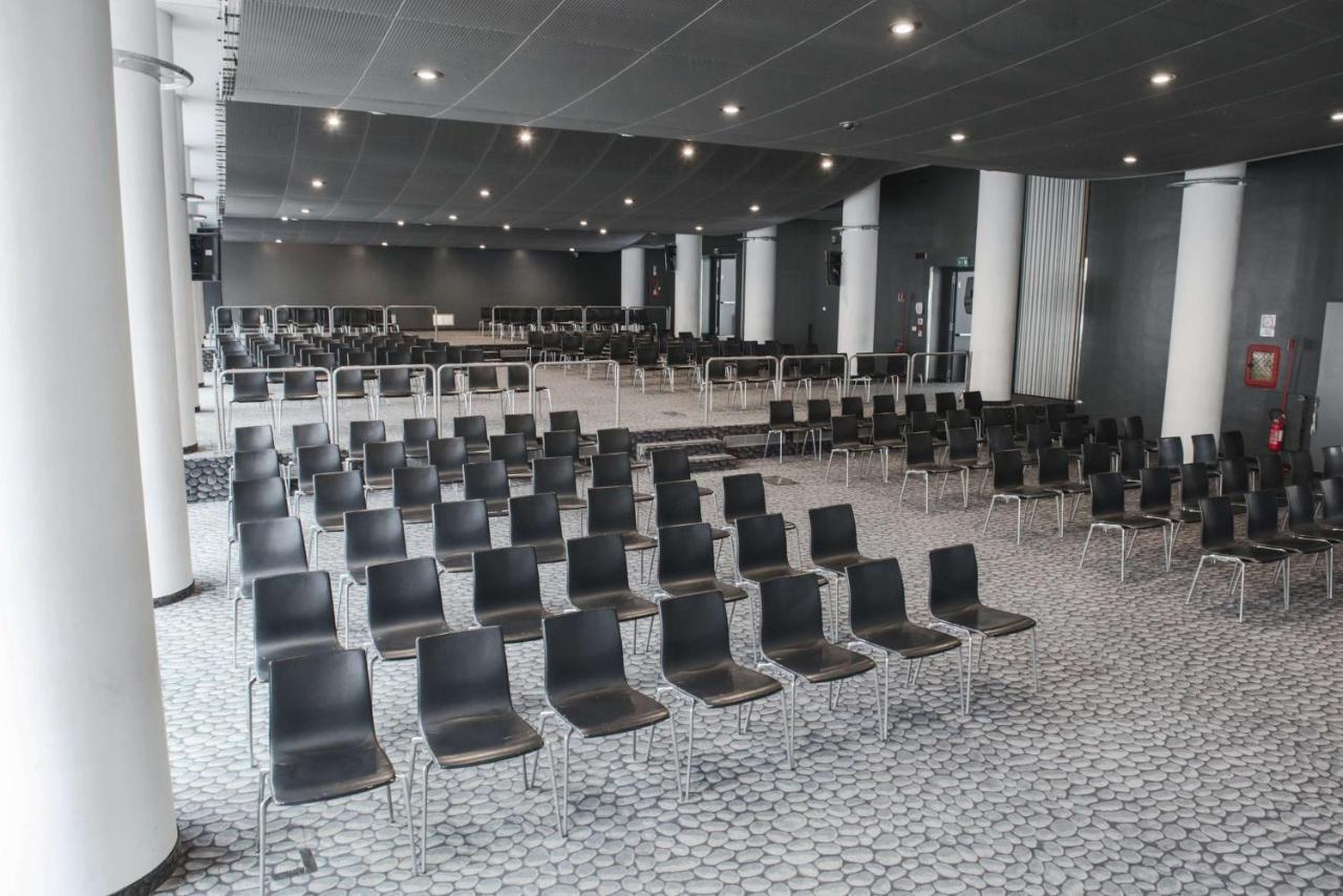 Radisson Blu Es. Hotel, Roma Eksteriør bilde The main lecture theatre